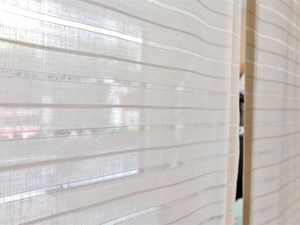 ¿Cuáles son las últimas tendencias en estores para salones modernos?