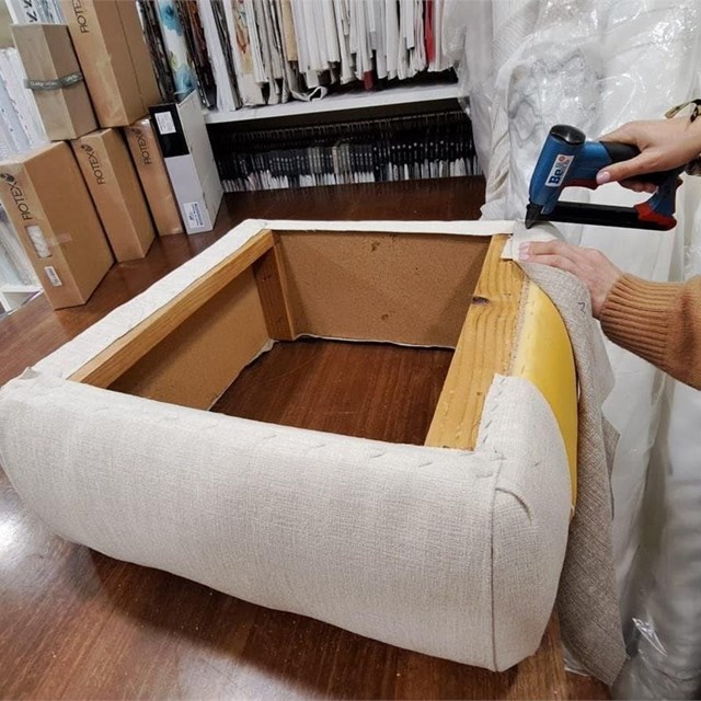 ¿Cuánto cuesta tapizar un sofá en Vigo?