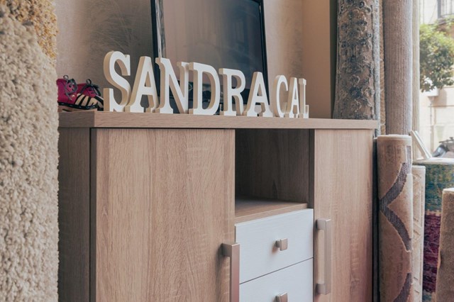 Encuentra tus muebles auxiliares y decoración en Vigo - Imagen 1