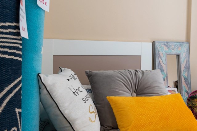 Renueva tu dormitorio con el tapizado de cabeceros de cama en Vigo - Imagen 1