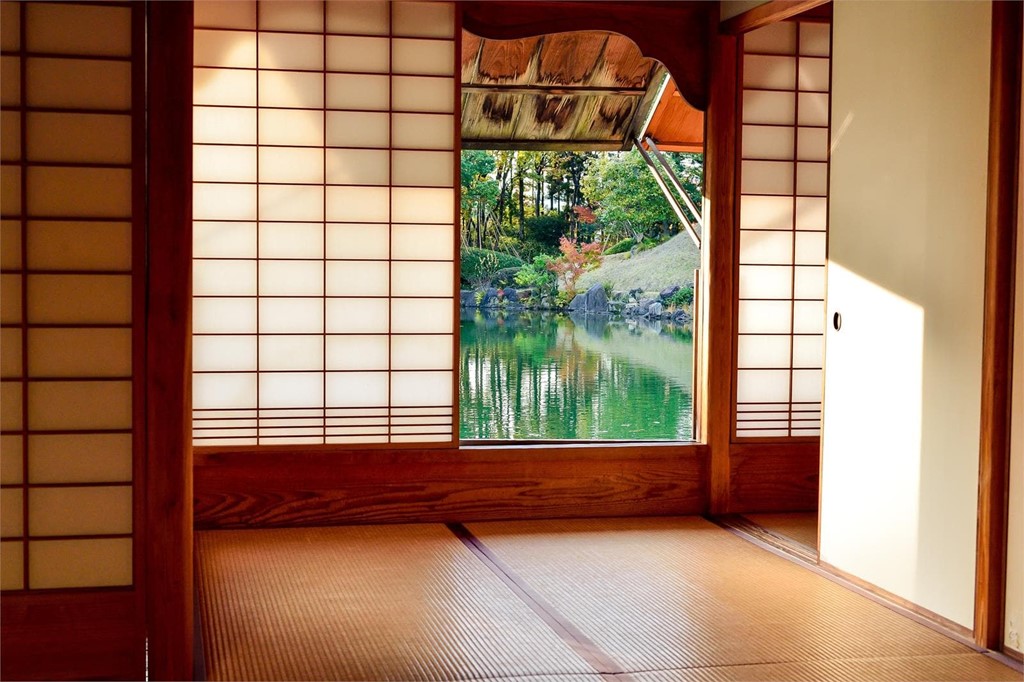 Viste tus ventanas con un panel japonés a medida